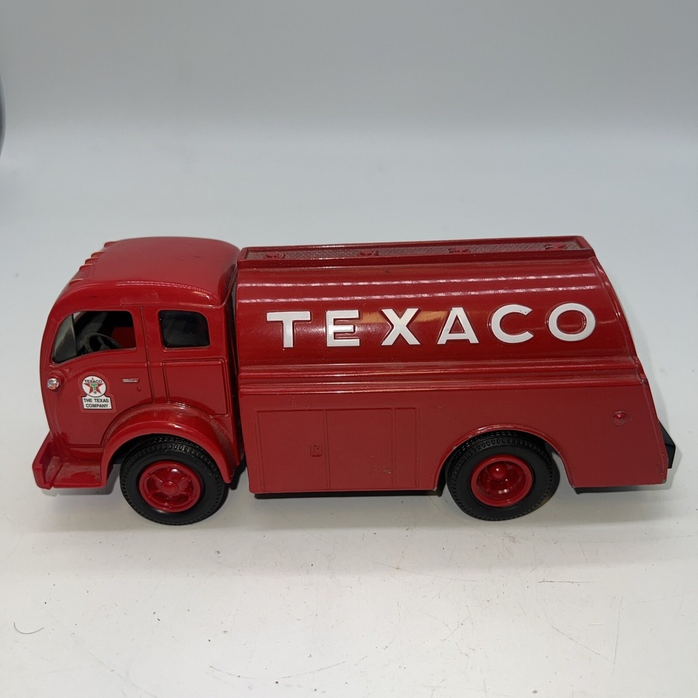 Vintage 1949 White Tilt Cab Tank Truck Texaco Toy‎ Bank By Ertl In 1996